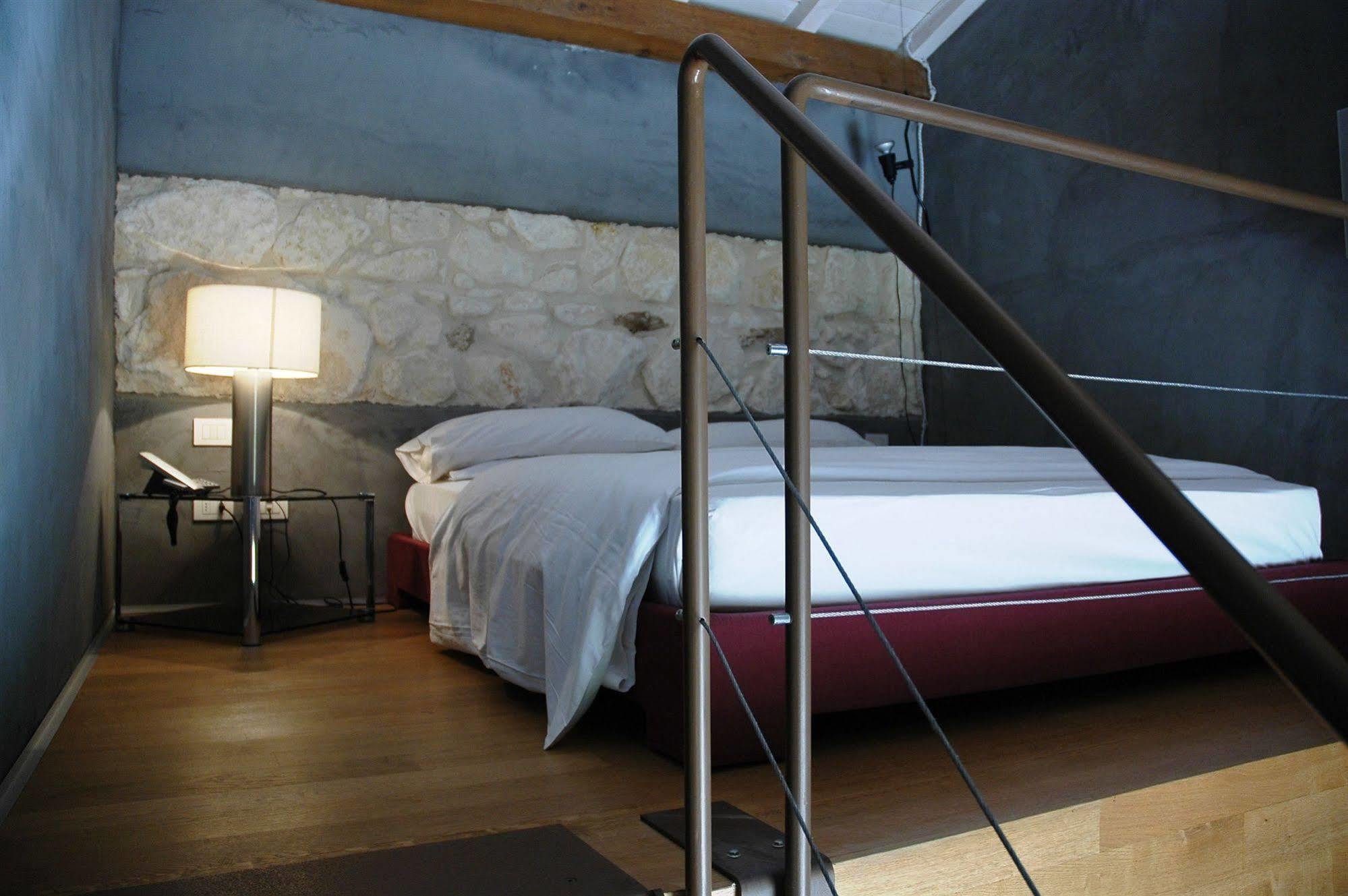 Caol Ishka Hotel Сиракузы Экстерьер фото